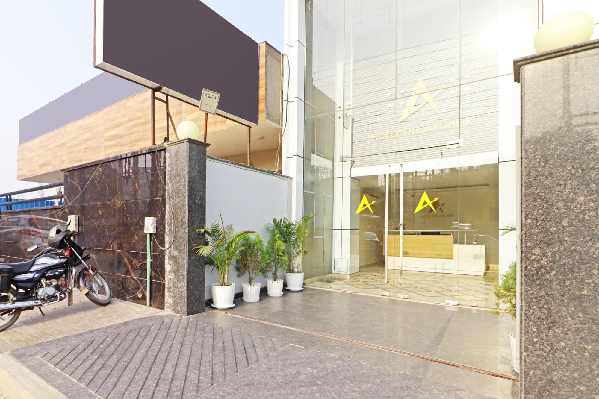 Hotel The Archer Artemis Hospital Road Sector 52 Gurgaon Exterior photo